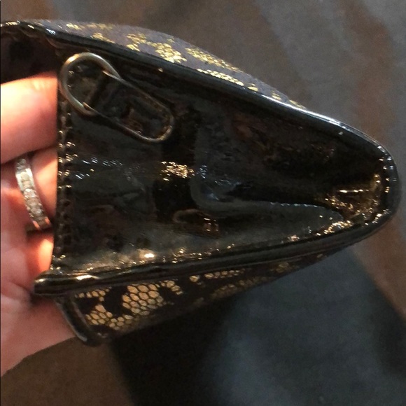 🛼Betsey Johnson Clutch - Picture 10 of 11